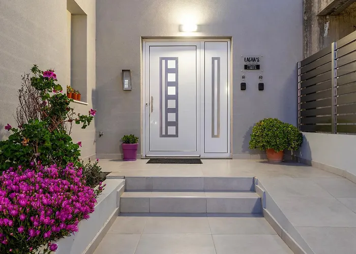 Lacha\'S House